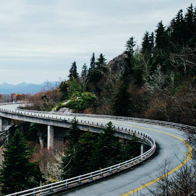 高速公路驾驶有哪些值得分享的经验？